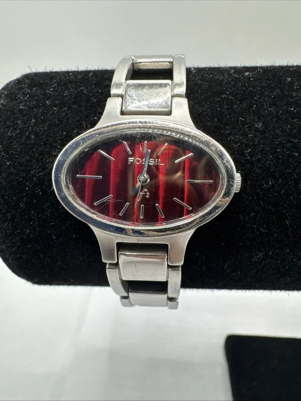 Fossil F2 women's wristwatch silver tone horizontal oval Face Red 7.25”  READ!